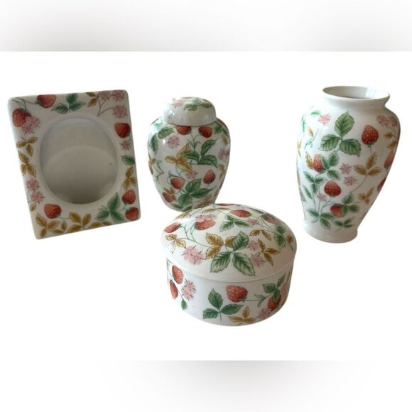 Vintage Strawberry Leaf porcelain 4 pc set jars vase photo frame cottagecore - Picture 4 of 6
